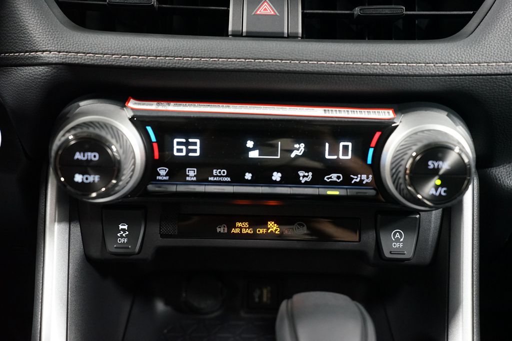 Thumbnail: 2025 Toyota RAV4 - 20