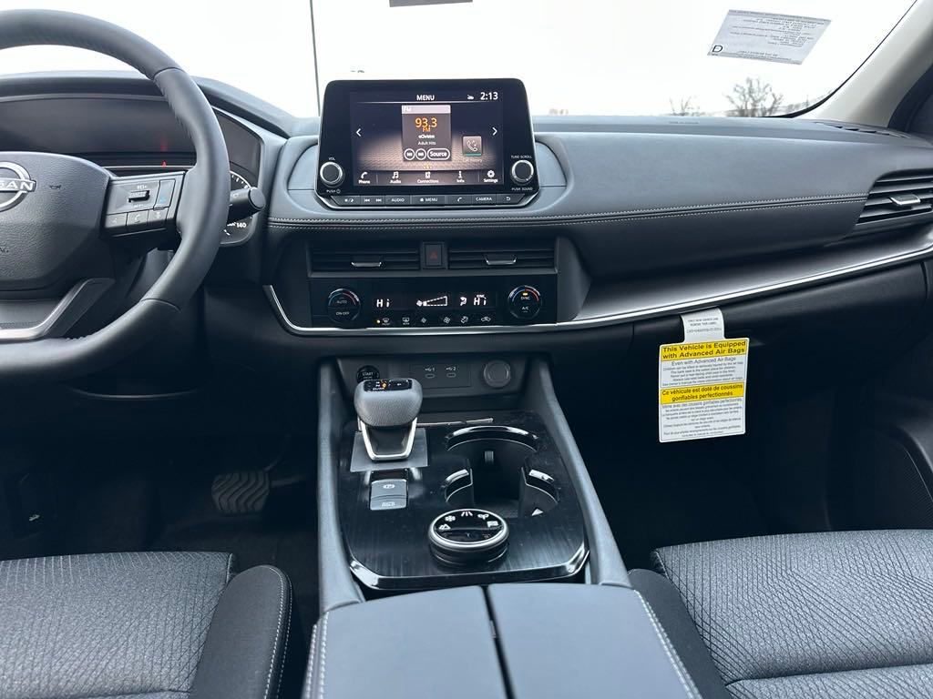 2025 Nissan Rogue SV photo