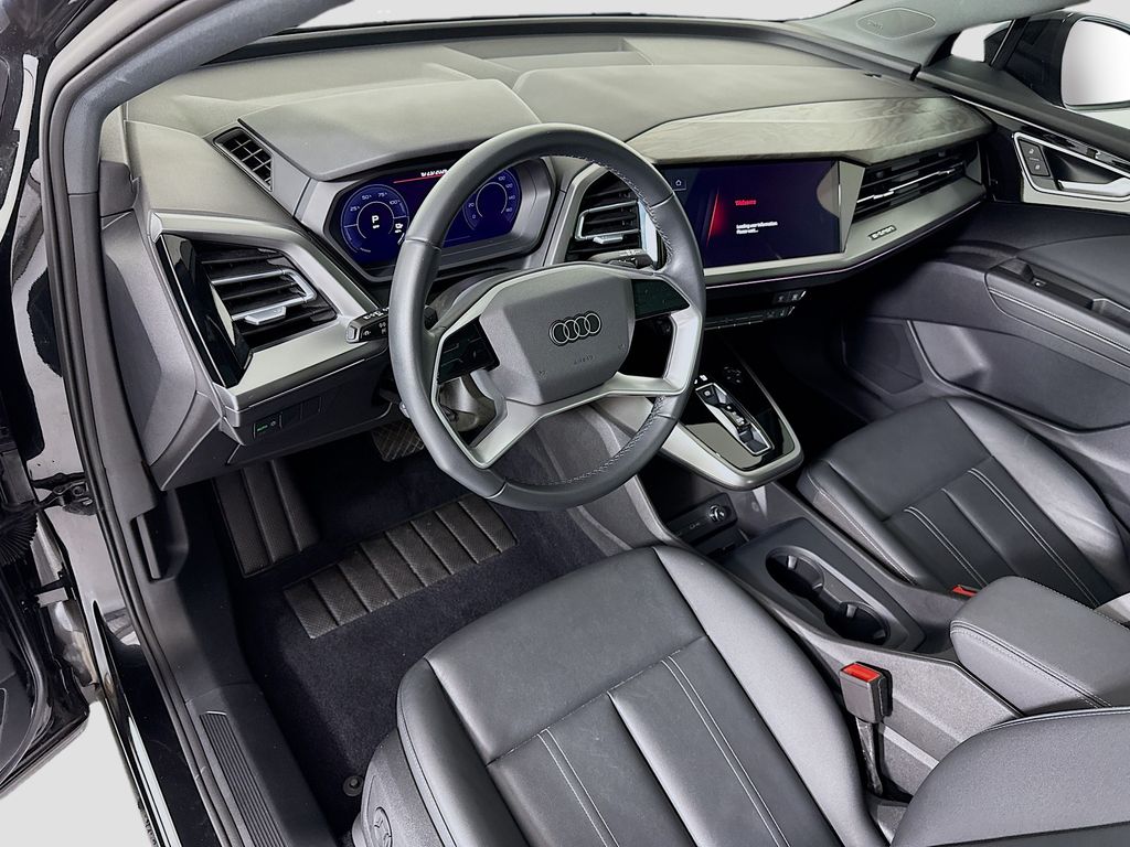 Thumbnail: 2023 Audi Q4 e-tron - 9