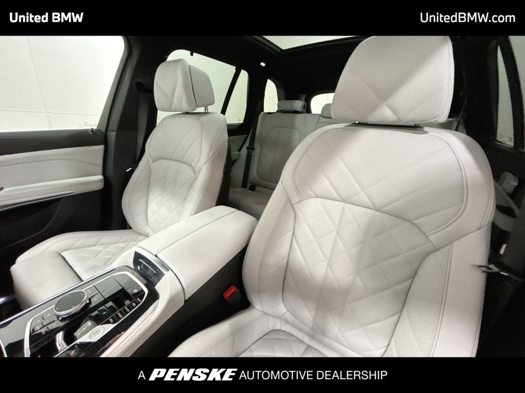 Thumbnail: 2026 BMW X5 - 13