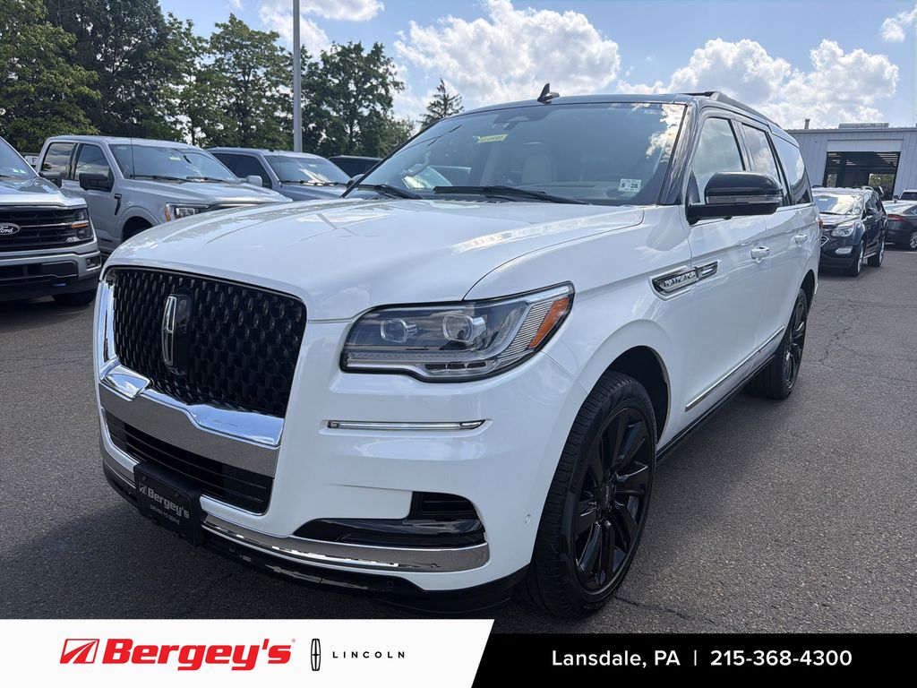 White Metallic 2023 Lincoln Navigator SUV / Crossover Four-Wheel Drive Automatic