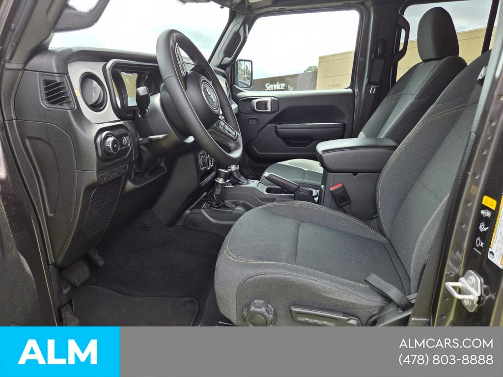 Used 2025 Gray Jeep Sport S image 3