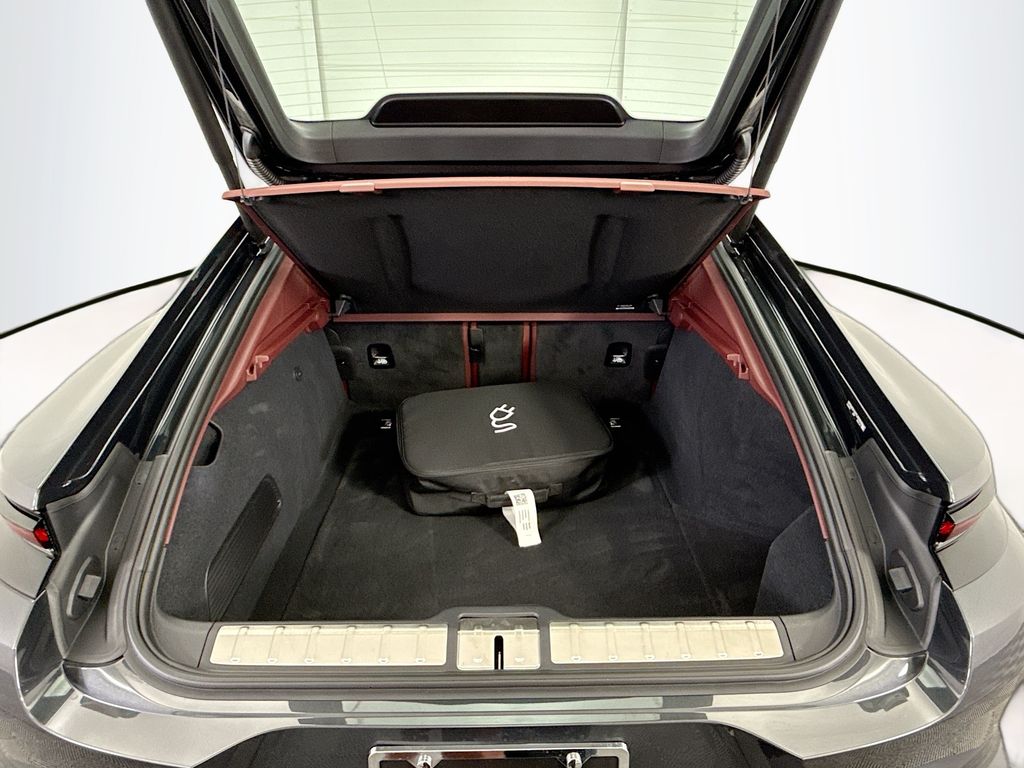 Thumbnail: 2026 Porsche Panamera - 29