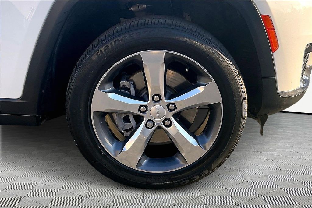 JeepGrand Cherokee L35