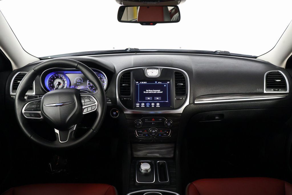 2021 Chrysler 300 Touring 8