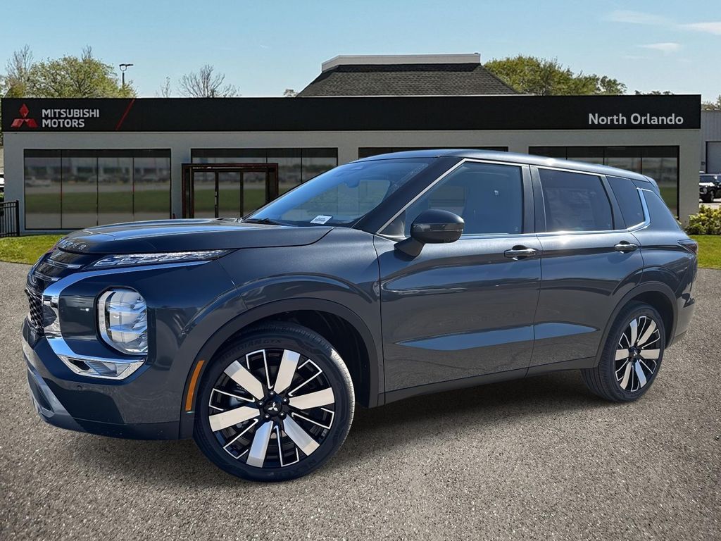 2026 Mitsubishi Outlander SE