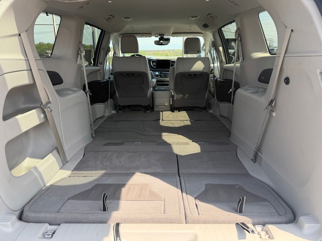 2021 Chrysler Pacifica Touring L - 7