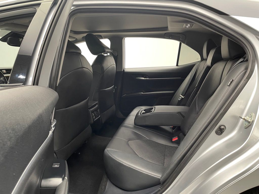2020 Toyota Camry XSE 32