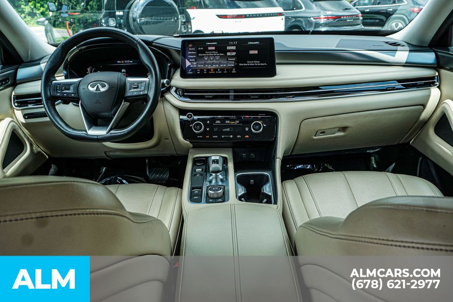 Used 2022 Black INFINITI LUXE image 28