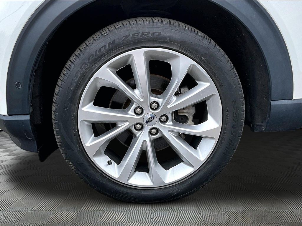 2022 Ford Explorer — photo 30