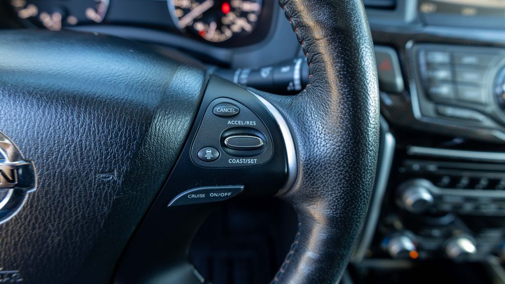 Used 2019 Nissan Pathfinder SL 4D Sport Utility