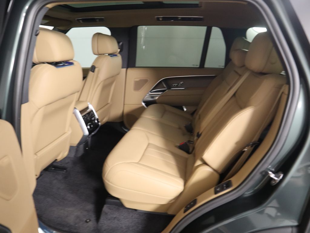 Thumbnail: 2025 Land Rover Range Rover - 22