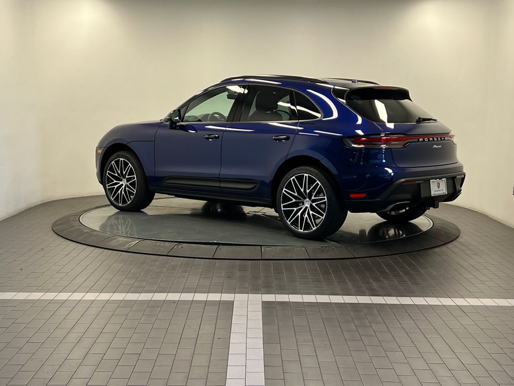 Thumbnail: 2026 Porsche Macan - 3