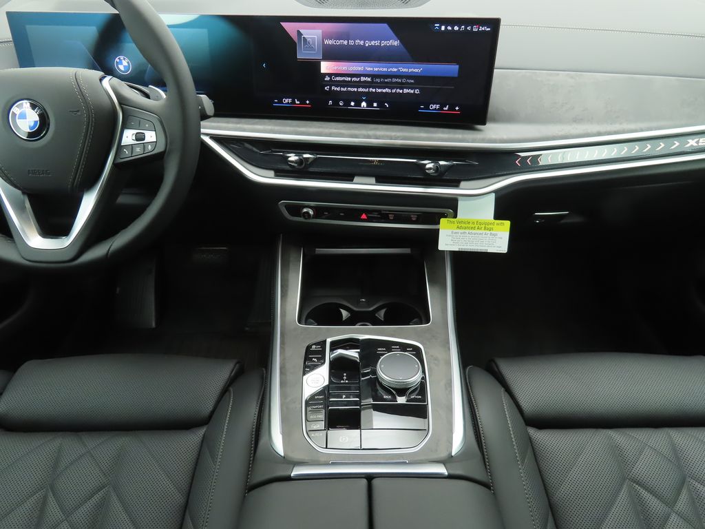 Thumbnail: 2026 BMW X5 - 13