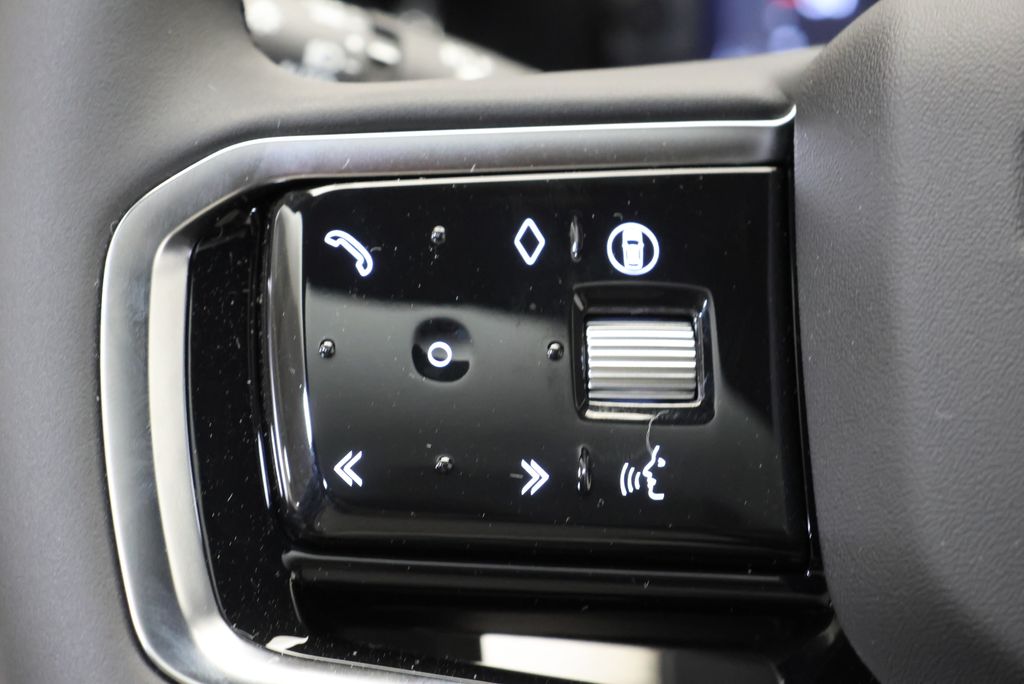 Thumbnail: 2026 Land Rover Discovery Sport - 18