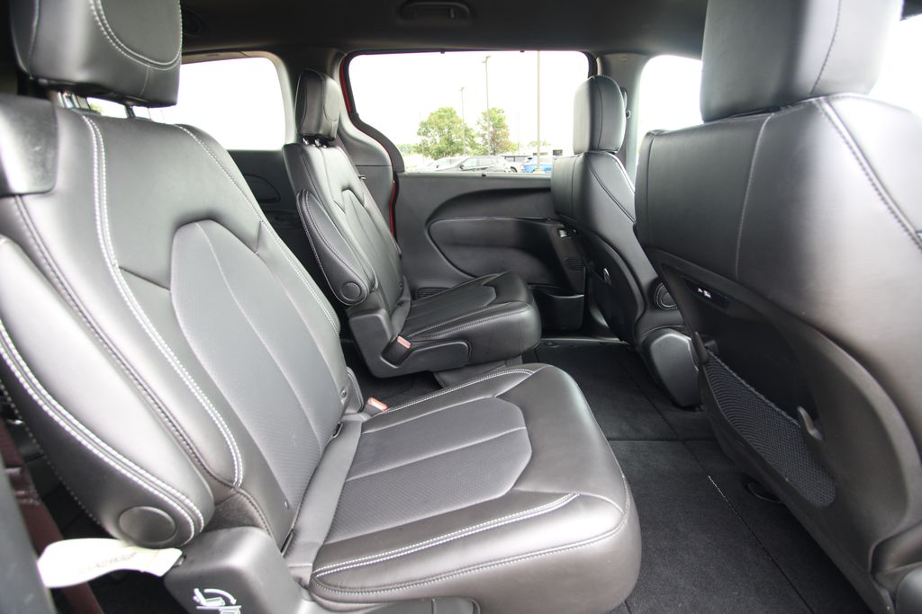 Used 2026 Chrysler Pacifica Van