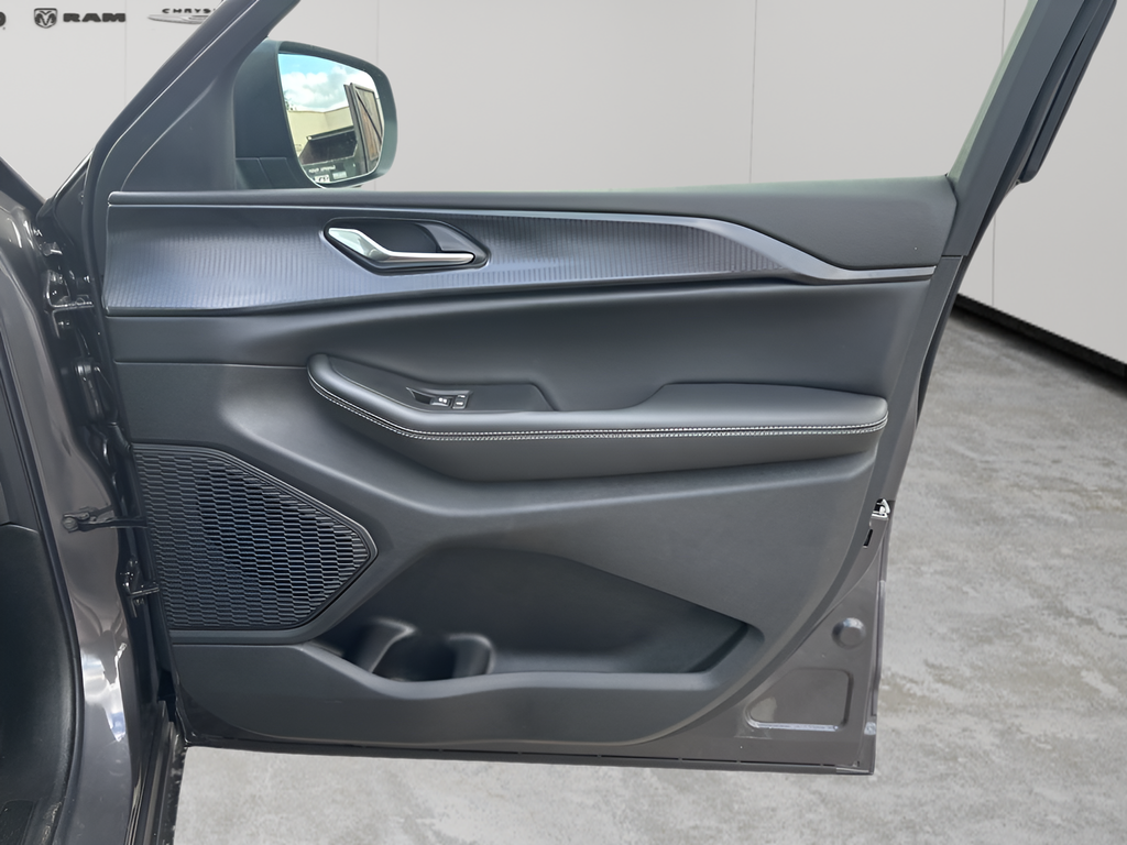 New Car 2025 Jeep Grand Cherokee  For Sale Under $40,000 In Austin, Texas