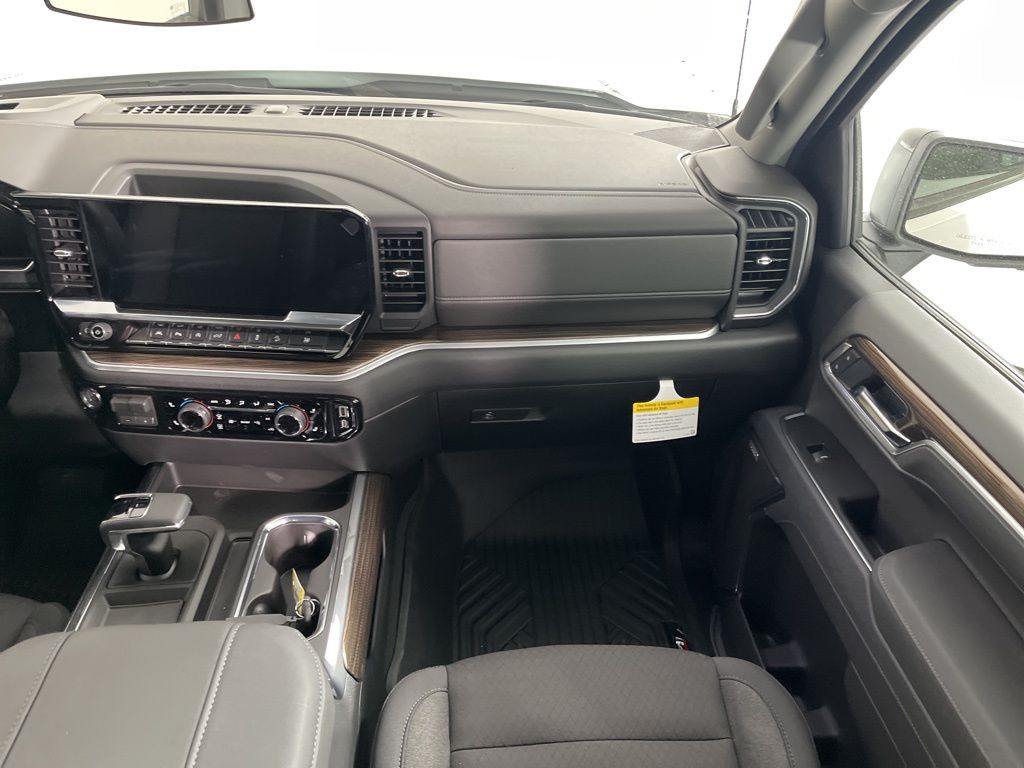 Thumbnail: 2026 Chevrolet Silverado 1500 - 16