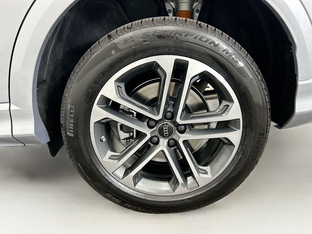 Thumbnail: 2025 Audi Q5 - 31