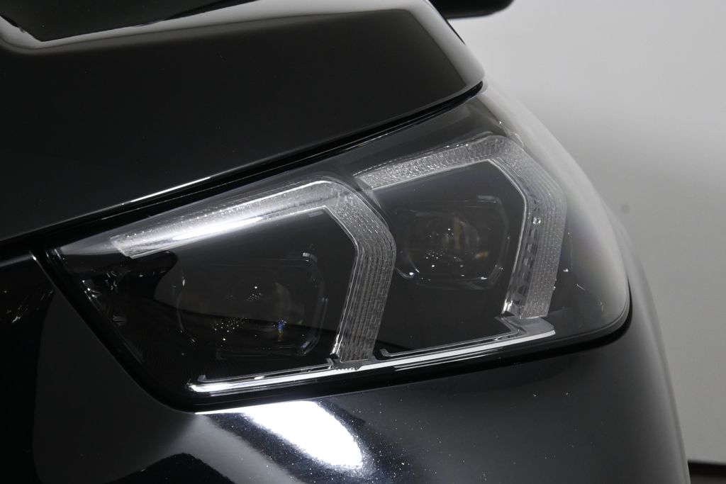 Thumbnail: 2023 BMW X1 - 11