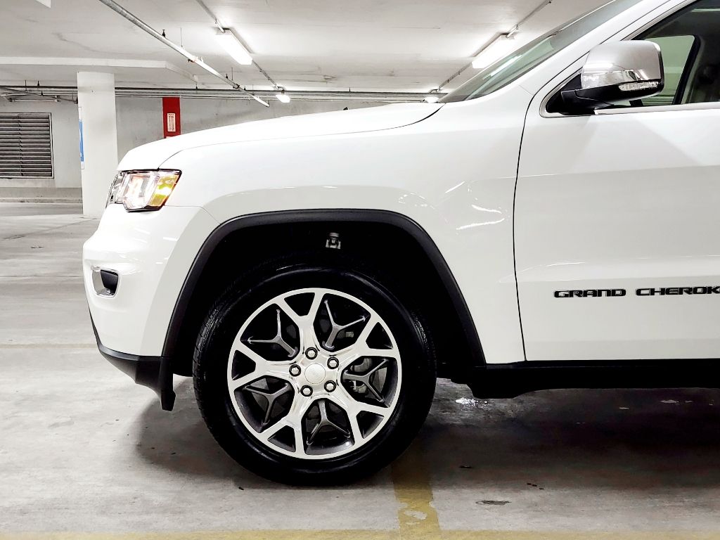 2019 Jeep Grand Cherokee Limited 16