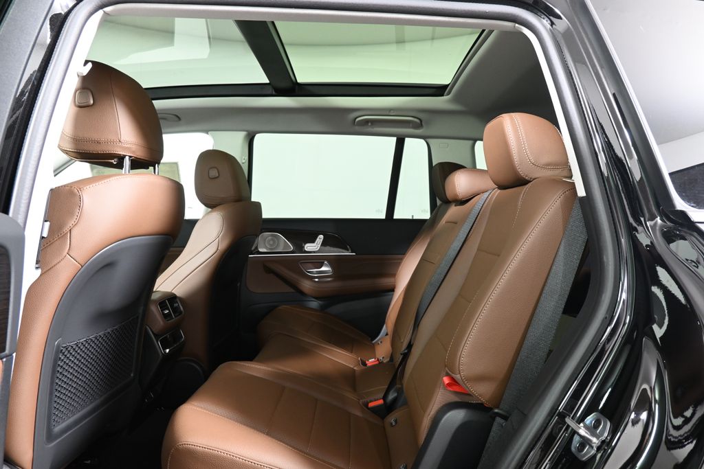 Thumbnail: 2026 Mercedes-Benz GLS - 29