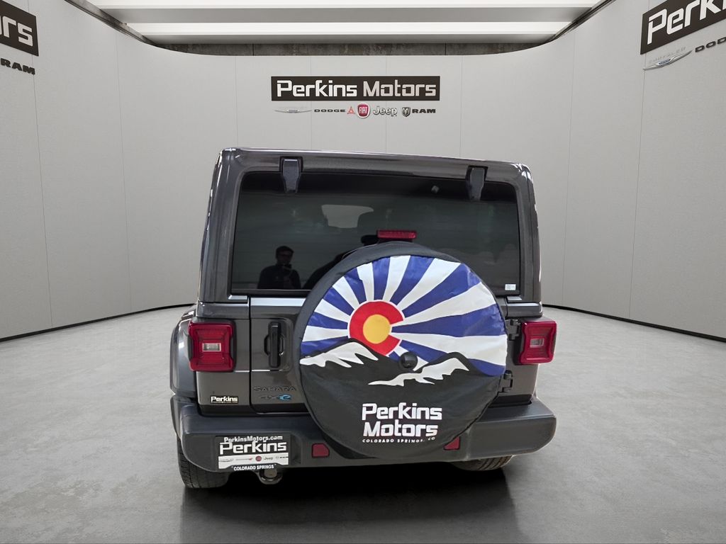 View vehicle photo 5