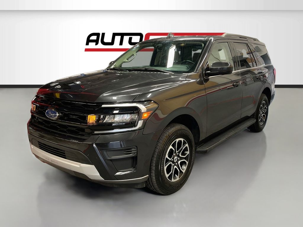 Used 2024 Gray Metallic Ford XLT image 3