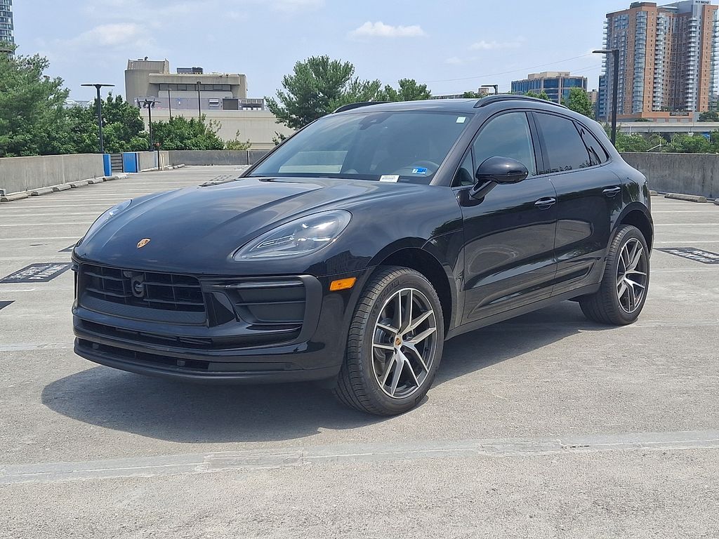 Thumbnail: 2026 Porsche Macan - 1
