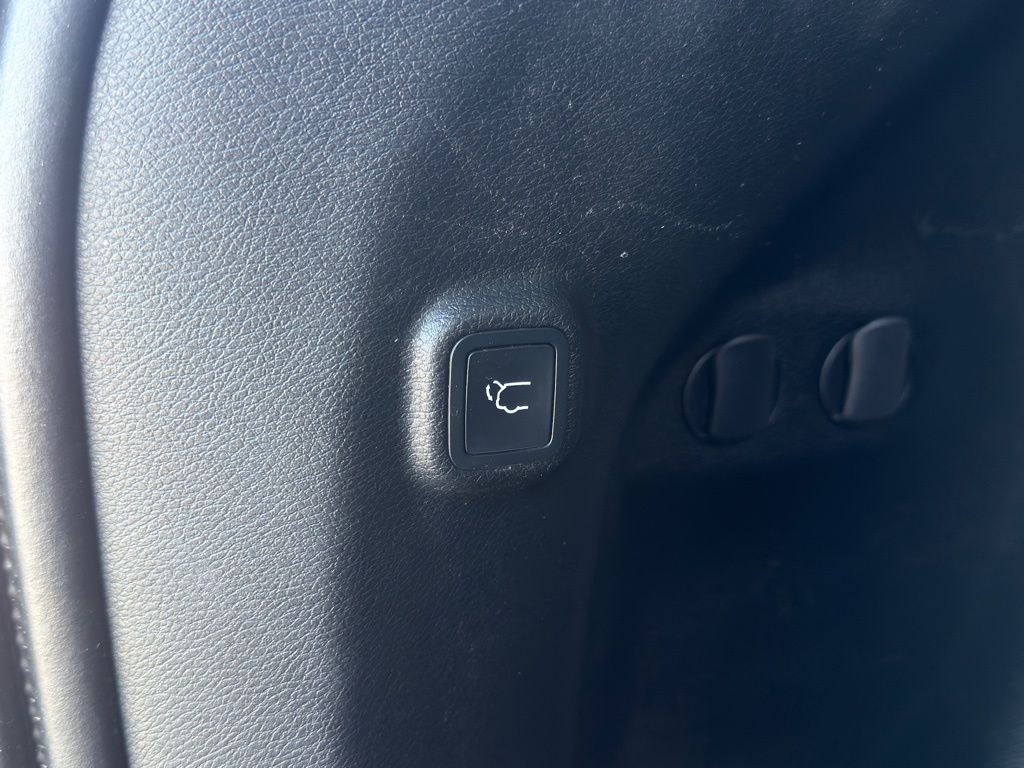 2019 Jeep Cherokee Altitude Red at Durrett Motor Company