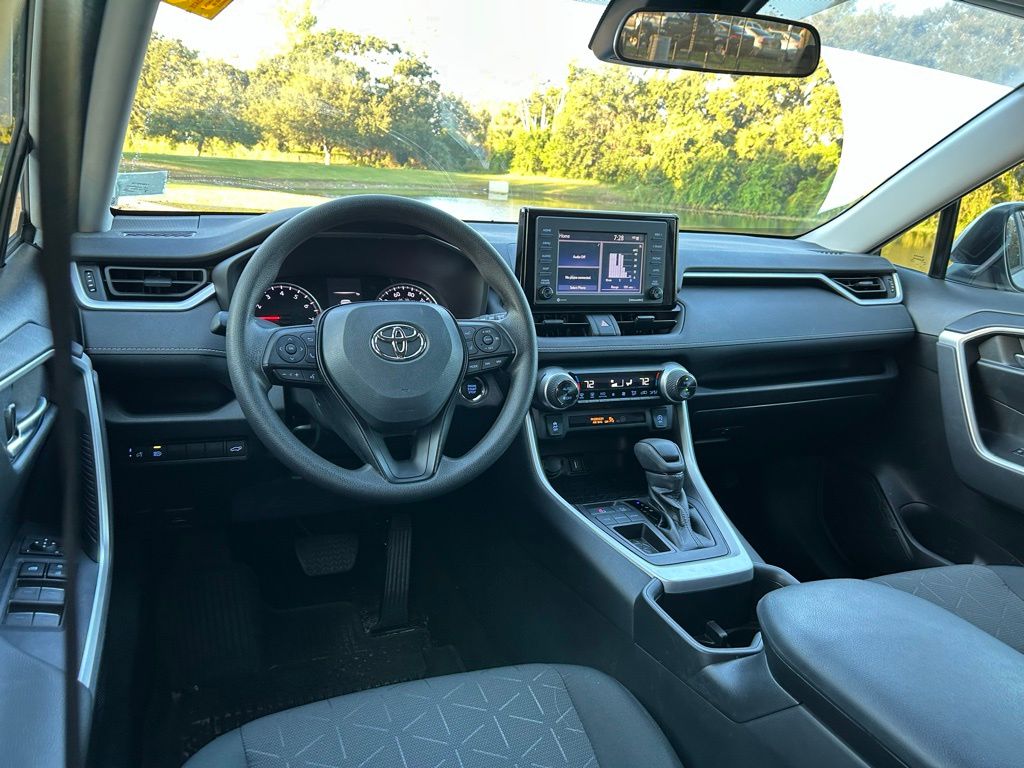 Thumbnail: 2022 Toyota RAV4 - 12