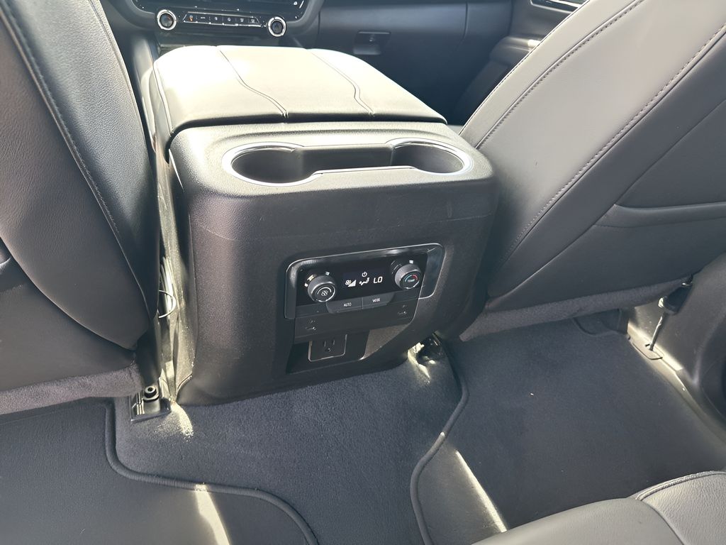 Used Car 2025 Chevrolet Suburban  Z71 For Sale Under $70,000 In Austin, Texas