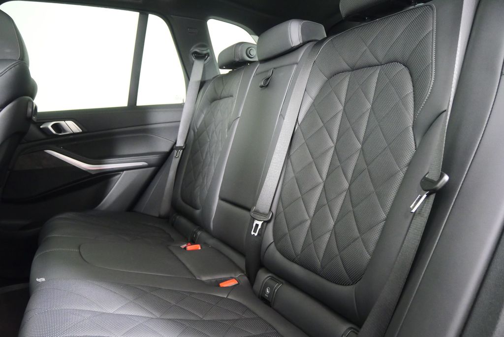 Thumbnail: 2023 BMW X5 - 16