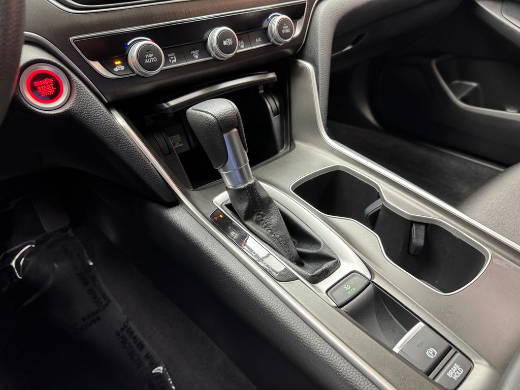 Used 2020 White Honda LX image 17