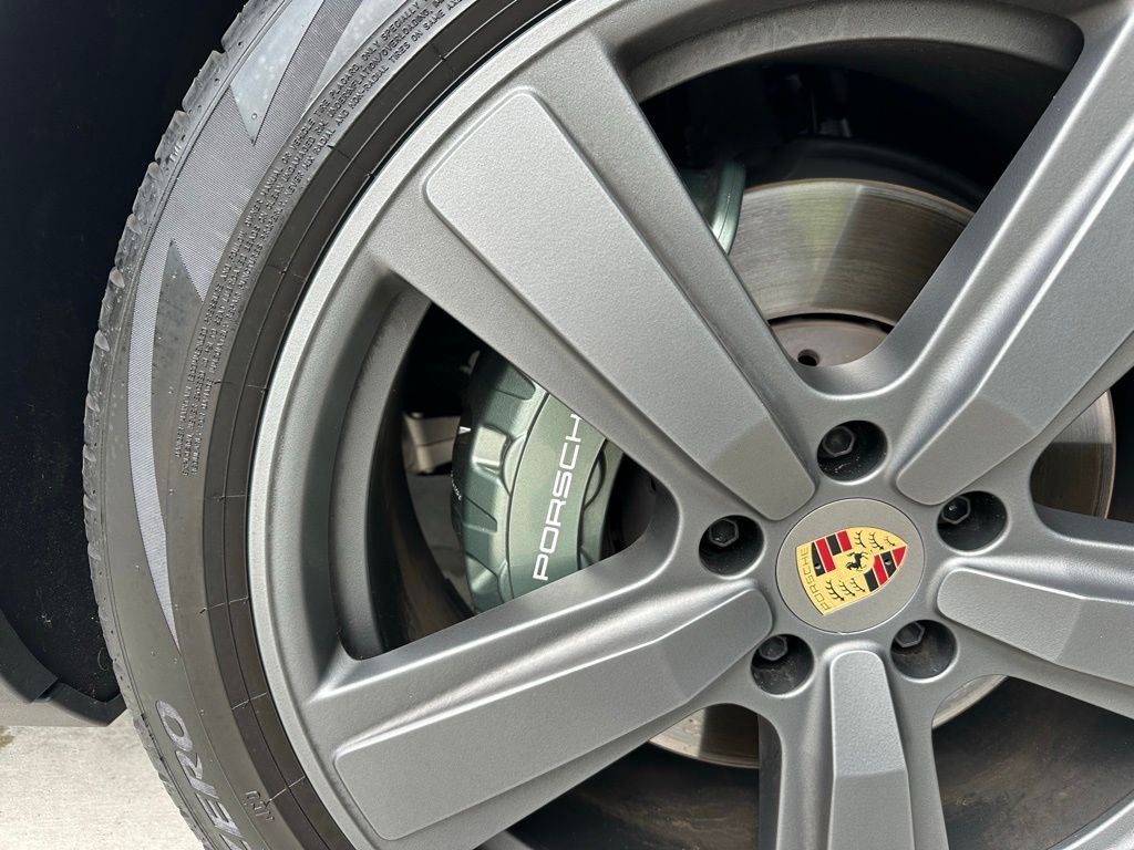 Thumbnail: 2024 Porsche Cayenne - 16