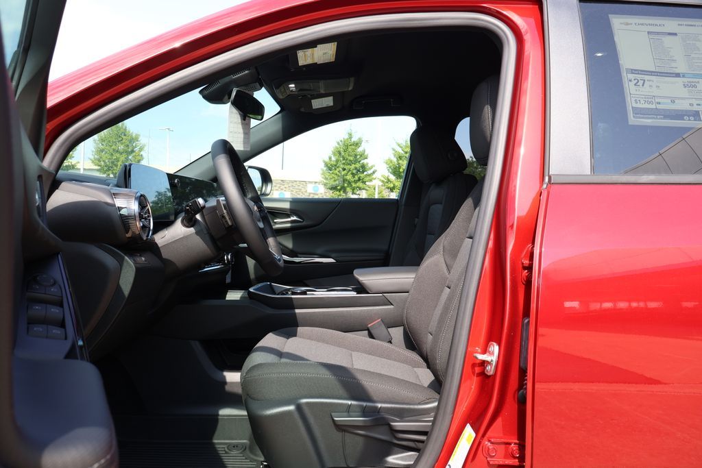Thumbnail: 2027 Chevrolet Equinox - 14