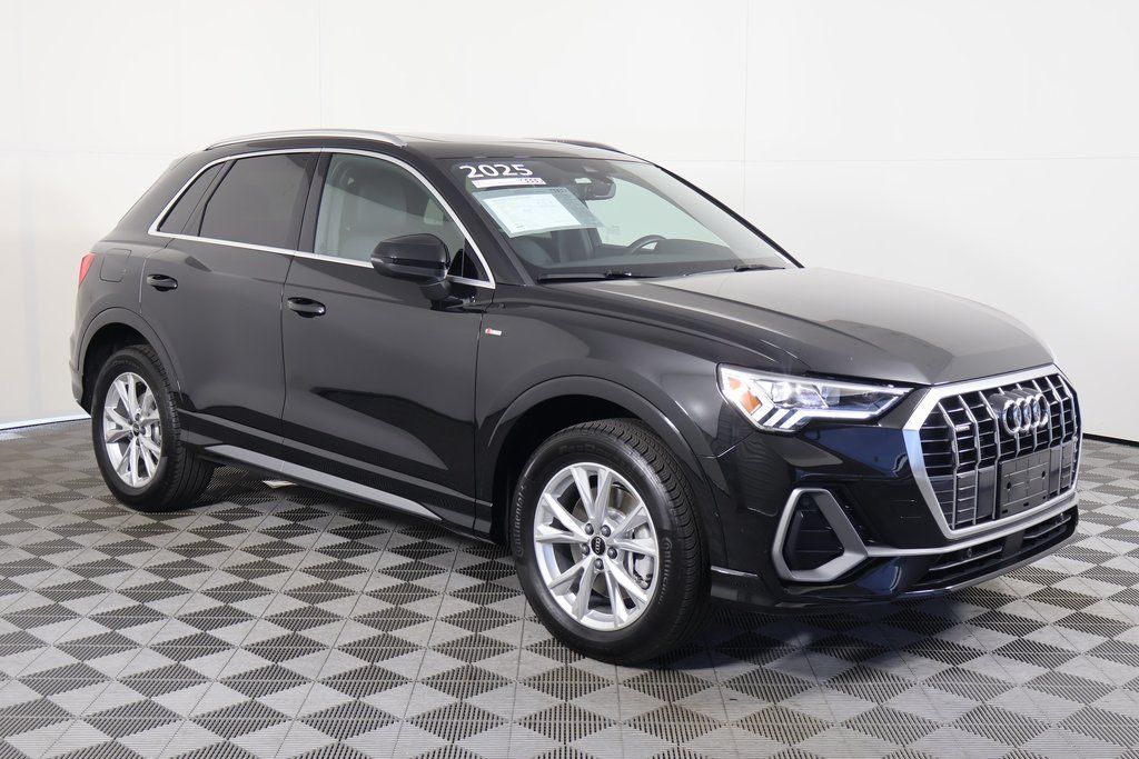 Thumbnail: 2025 Audi Q3 - 3