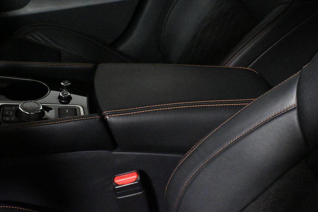 2021 Nissan Maxima SR 27