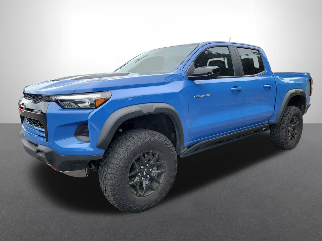 Reef Blue Metallic 2025 Chevrolet Colorado Pickup Truck Four-Wheel Drive 8-Speed Automatic