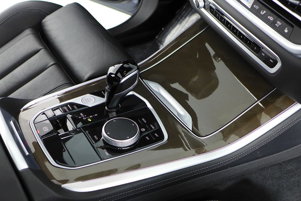 Thumbnail: 2022 BMW X5 - 15