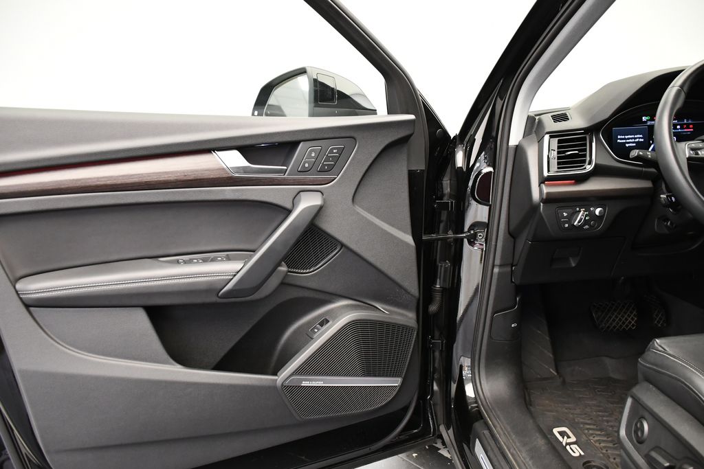 Thumbnail: 2022 Audi Q5 - 30