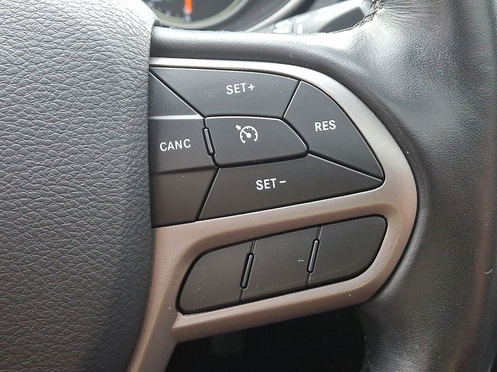 Thumbnail: 2021 Jeep Cherokee - 23