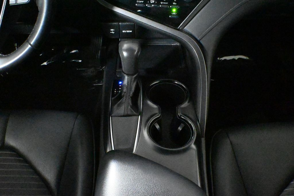 Thumbnail: 2019 Toyota Camry - 24