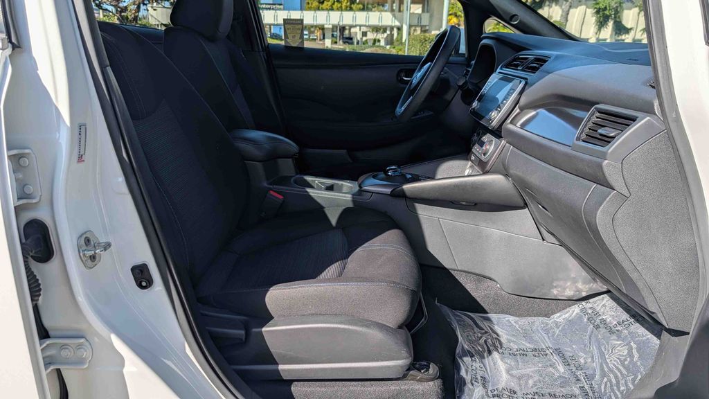 Used 2022 Nissan Leaf S 4D Hatchback