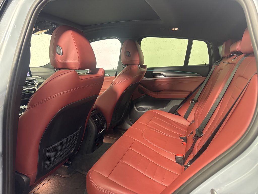 Thumbnail: 2023 BMW X4 - 10