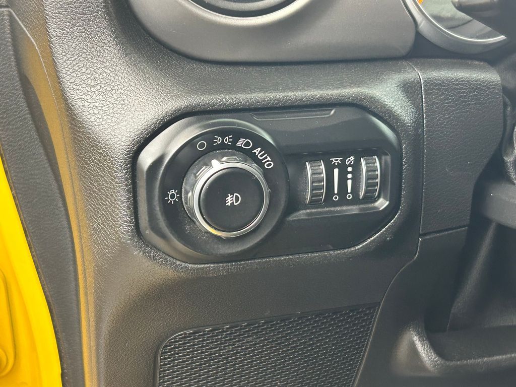 Used 2020 Baja Yellow Clearcoat Jeep Sport S image 16