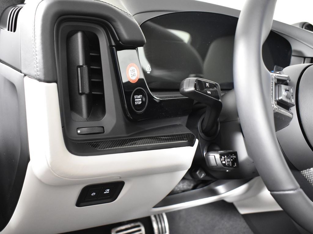 Thumbnail: 2026 Porsche Cayenne - 30