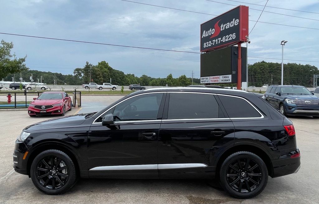 2017 Audi Q7 2.0T Premium Plus Black at Autostrade