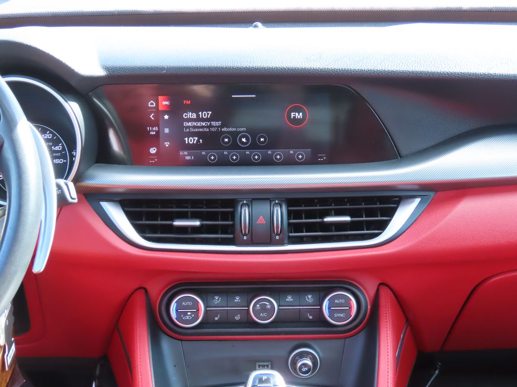 Thumbnail: 2021 Alfa Romeo Stelvio - 8