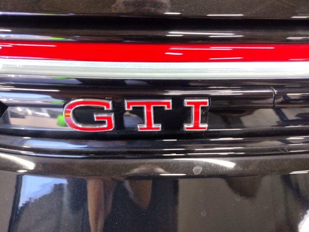 2025 Volkswagen Golf GTI Autobahn